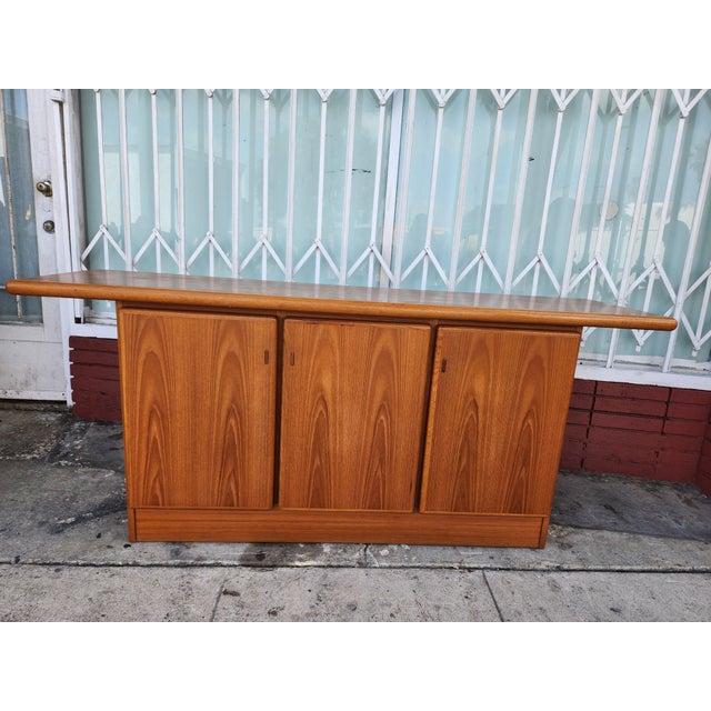 Wood Mid-Century Modern Teak Sideboard For Sale - Image 7 of 12