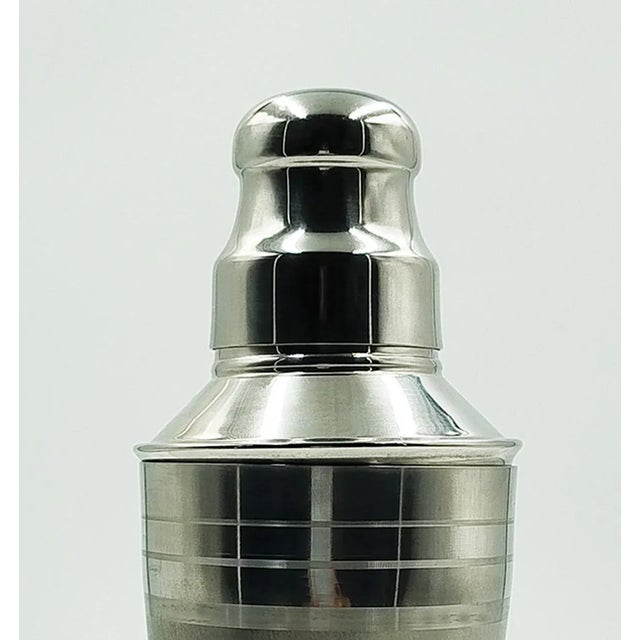 1970s Cocktail Shaker in Stainless Steel. Made in Usa For Sale - Image 4 of 5