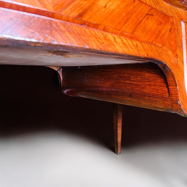 19th-Century French Louis XV Kingwood Bureau Plat With Leather Top and Bronze Mounts For Sale - Image 12 of 18