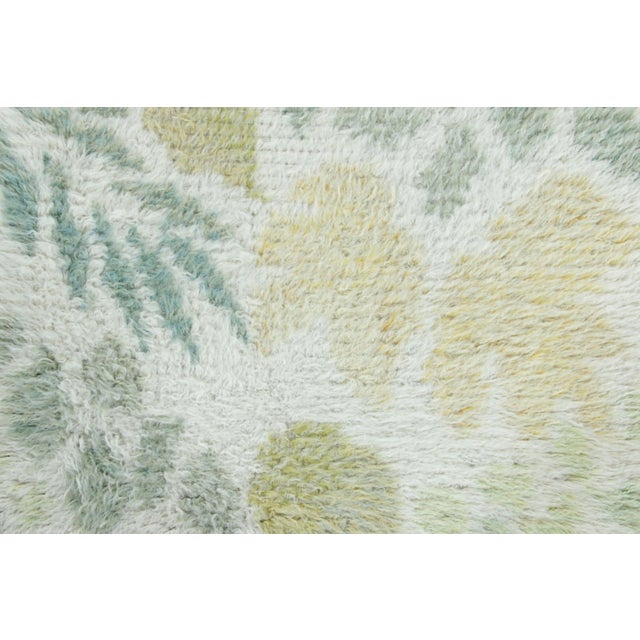 Mid-Century Modern Vintage Swedish Rya Rug in Blue With Green & Beige Floral Pattern - Rug & Kilim For Sale - Image 3 of 6