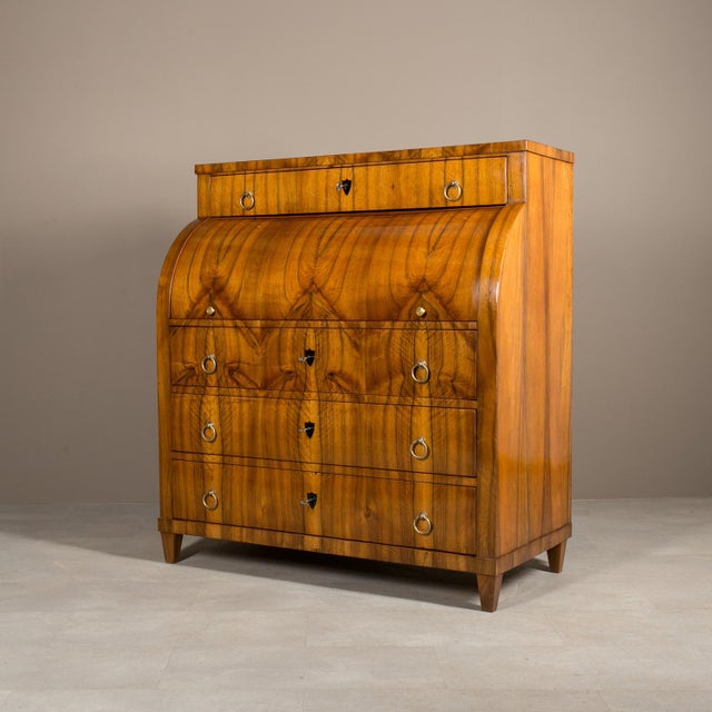 German Biedermeier Secretary Desk in Walnut For Sale - Image 4 of 18