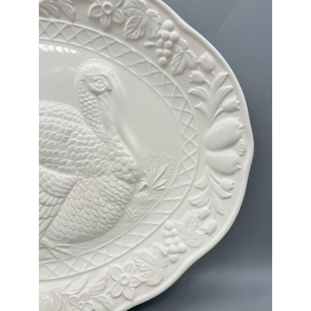 Late 20th Century Vintage Thanksgiving Turkey Embossed White Ceramic Serving Platter- Fall/ Autumn Americana For Sale - Image 5 of 10