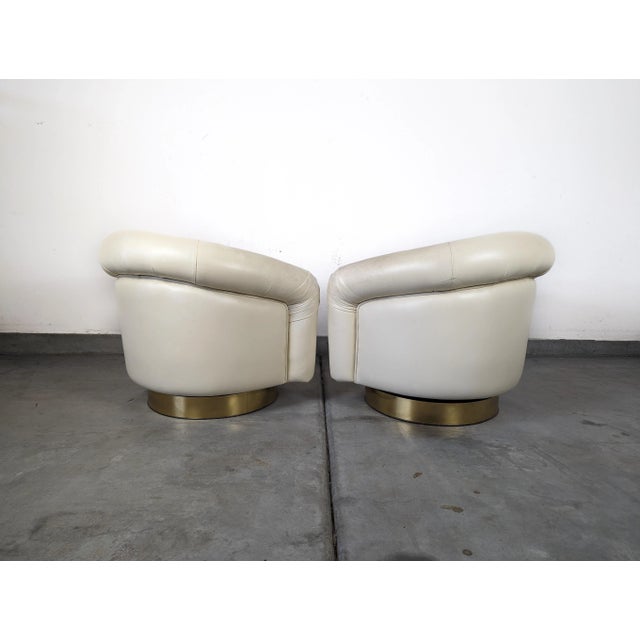 Mid-Century Modern 1970s Leather Tilt Swivel Lounge Chairs by Milo Baughman for Thayer Coggin - Set of 2 For Sale - Image 3 of 12