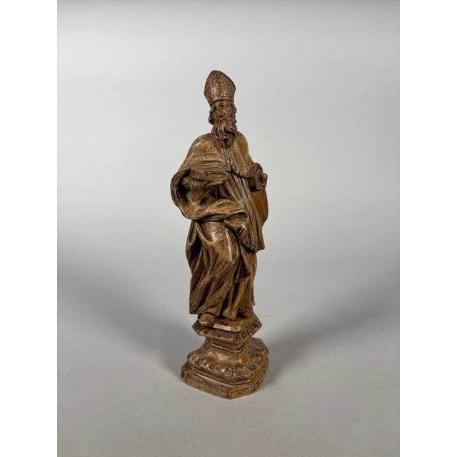 Sculpture, Saint Bishop, 17th century - 26 cm - Wood For Sale