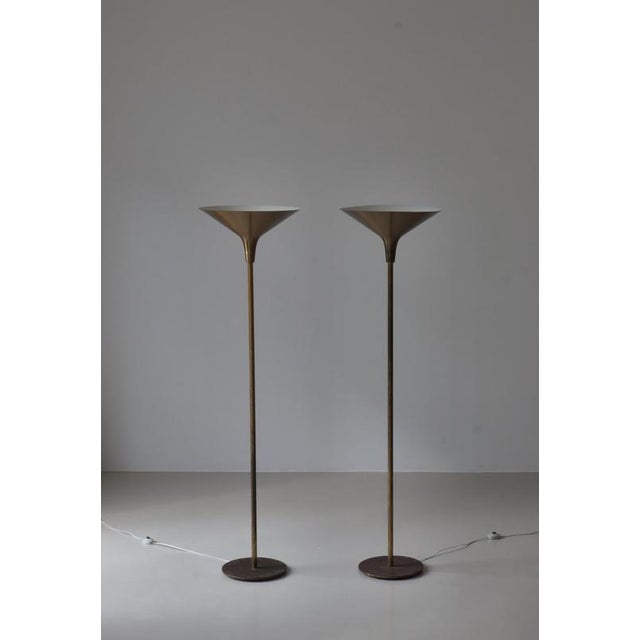 Modern Danish Large Uplight Floor Lamps Model in Brass attributed to Th. Valentiner, 1950s, Set of 2 For Sale - Image 3 of 18