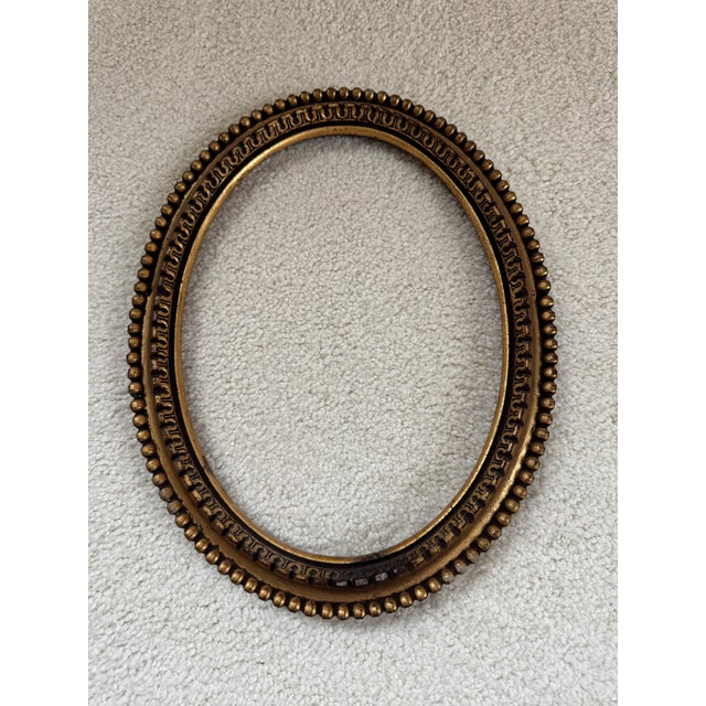 Mediterranean Vintage Ornate Oval Gilt Wood Picture Frame – Greek Key & Beaded Detail For Sale - Image 3 of 8