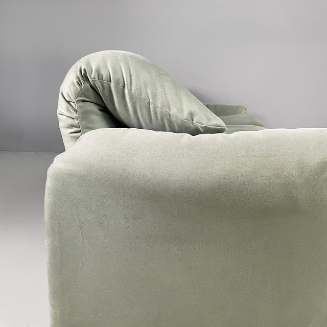 Italian Modern Maralunga Sofa by Vico Magistretti for Cassina, 1970s For Sale - Image 15 of 18