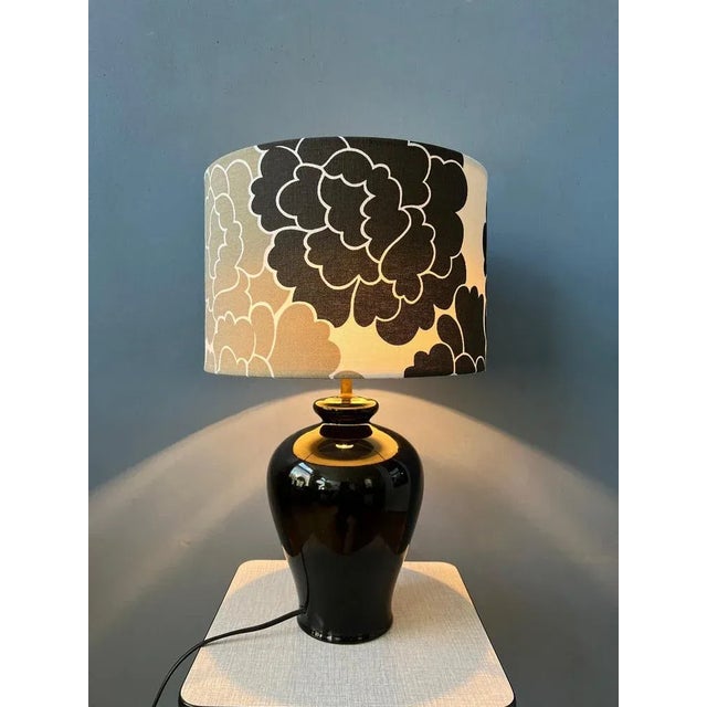 1970s Small Space Age Table Lamp with Porcelain Base and Black and White Flower Shade, 1970s For Sale - Image 5 of 11