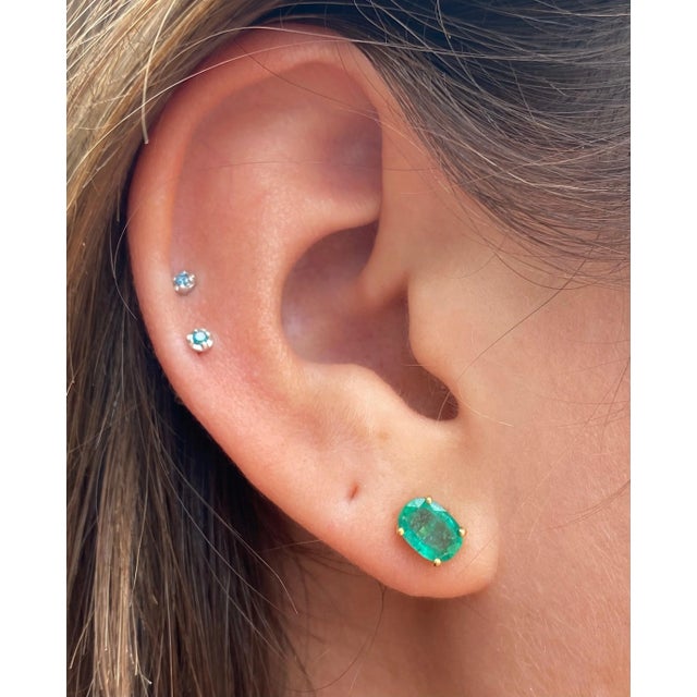 Oval Cut Natural Emerald Stud Earrings in 18k Solid Gold For Sale - Image 4 of 5