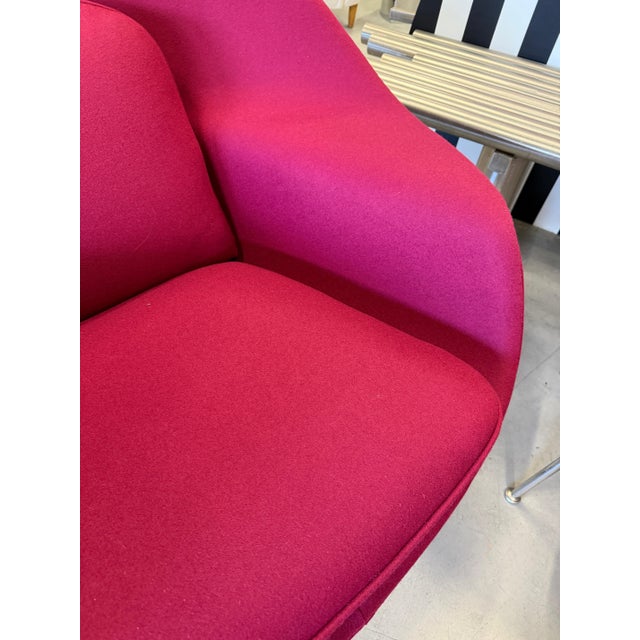 1966 Eero Saarinen for Knoll Womb Chair w/newer Ottoman Reupholstered For Sale - Image 17 of 17
