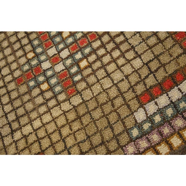 Mid 20th Century 1940s Brown Tiled Squares Cross Antique American Hooked Rug 2'6" X 4'6" Handknotted Wool Carpet For Sale - Image 5 of 6