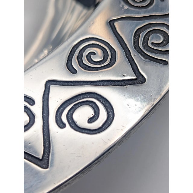 1990s Wilton Armetale Holloware Reggae Abstract Geometric Large Pewter Bowl For Sale In San Diego - Image 6 of 9