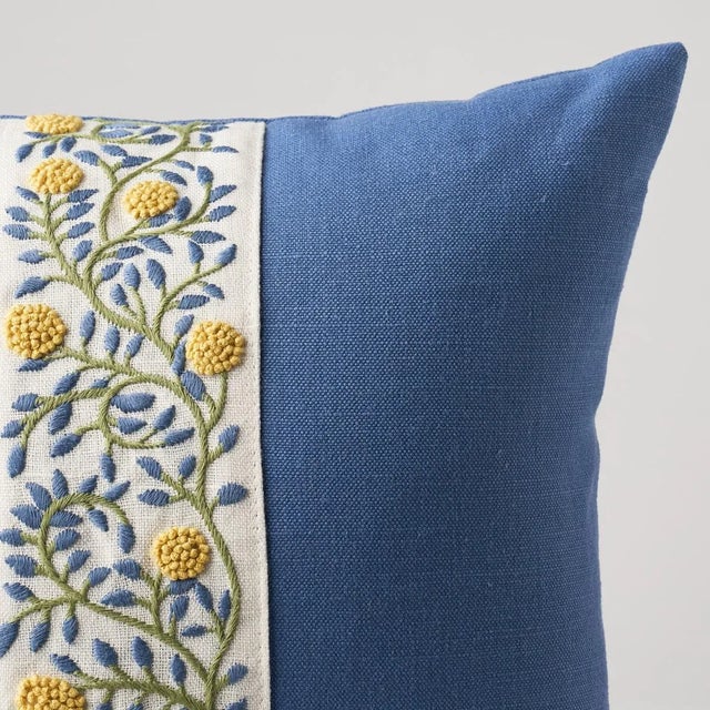 Schumacher Schumacher Ashoka 18" Pillow in Citron & Blue For Sale - Image 4 of 5