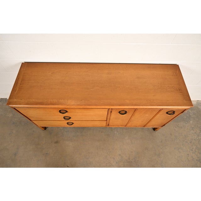 Century Furniture Mid-Century Modern Hollywood Regency Walnut Sideboard Credenza, Circa 1960s For Sale - Image 15 of 18