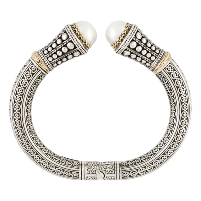2020s Konstantino Cuff Sterling Silver 925 18k Gold 750 Natural Cultured Pearl Filigree Hinged One Size Opens For Sale