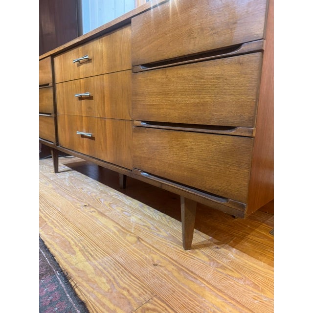 1960s MCM Vintage Walnut Lowboy Dresser With 9 Drawers and Bow Tie Pulls For Sale - Image 5 of 12