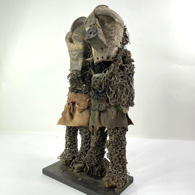 Early 20th Century Songye Double Figures Nkishi Power Fetish Figures on Custom Base For Sale - Image 4 of 7
