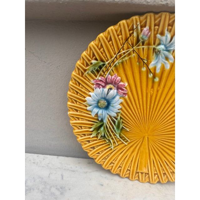 Rustic Yellow Majolica Wheat & Butterfly Plate Villeroy Boch For Sale - Image 3 of 5