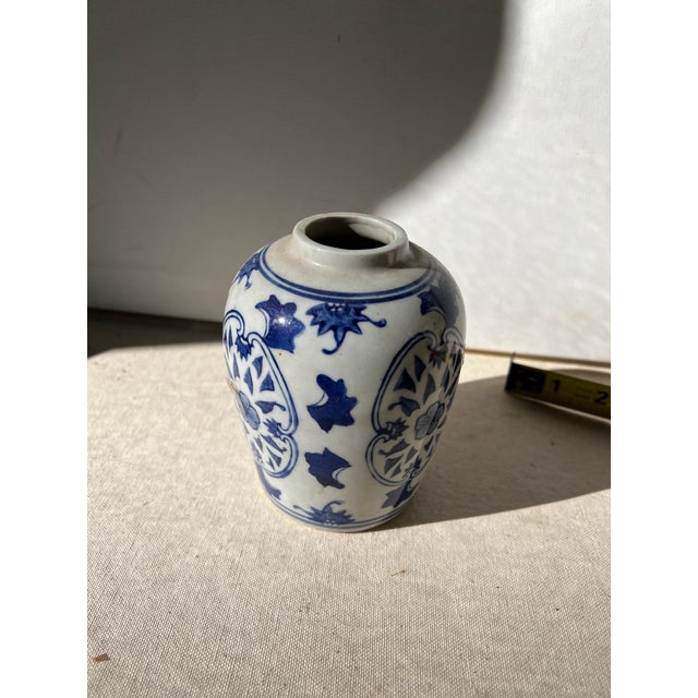 1970s Blue and White Ceramic Asian Vase For Sale In Atlanta - Image 6 of 6
