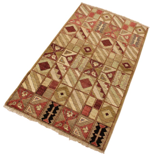 Abstract Boho Chic Gabbeh Beige/Red Wool Rug - 3'0'' X 5'2'' For Sale - Image 3 of 10
