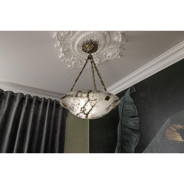 French Art Deco White Alabaster Pendant Light with Dark Veining, 1920 For Sale - Image 3 of 18
