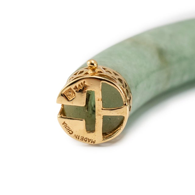 Metal Vintage 14k Yellow Gold Green Jade Jadeite Bangle Bracelet For Sale - Image 7 of 9