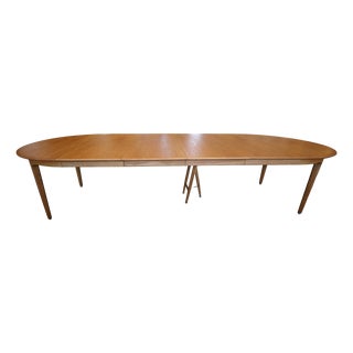 Round Oak Model 62 Dining Table by Henning Kjærnulf for Sorø Stolefabrik, Denmark, 1960s For Sale