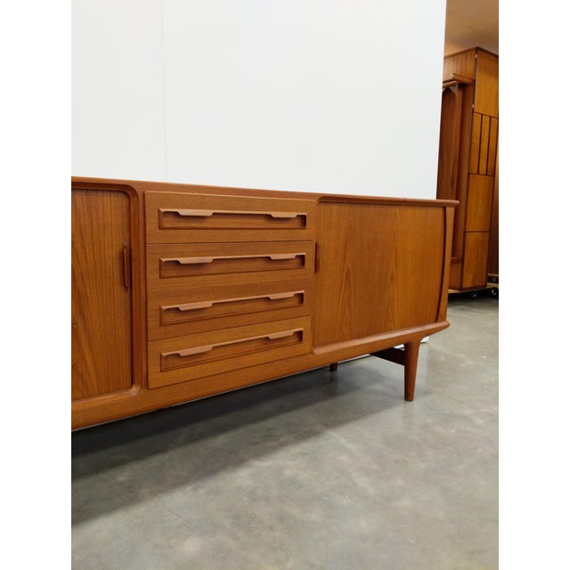 1960s Vintage Danish Modern Teak Credenza by Bordum & Nielsen For Sale - Image 5 of 10