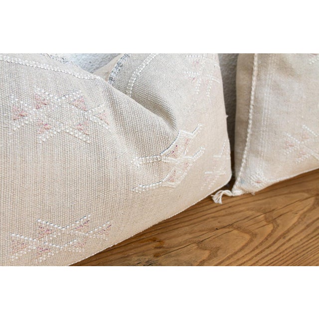 Ivory Frost Lumbar Moroccan Silk Pillows, Set of 2 For Sale In Los Angeles - Image 6 of 11