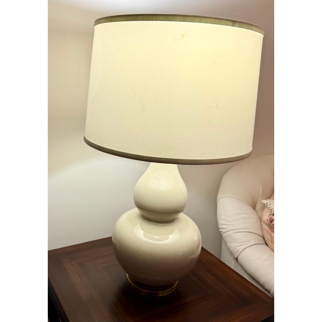 Transitional Ethan Allen White Ceramic Table Lamps - a Pair For Sale - Image 3 of 8