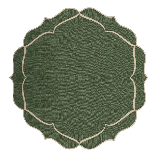 ALHAMBRA Riffle Green Linen Placemat from Los Encajeros For Sale