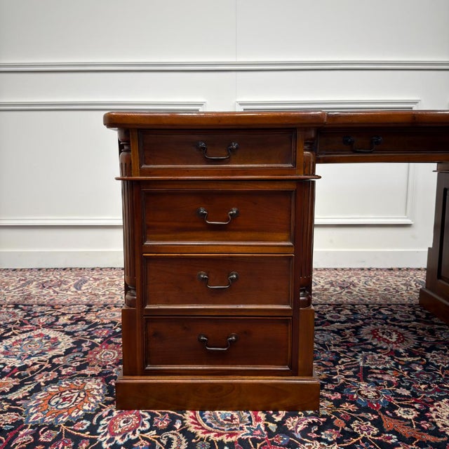Classic English Desk in Black Leather For Sale - Image 9 of 18