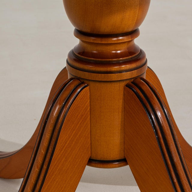 Brown Mahogany Center Table, Antique, United Kingdom, 19th Century For Sale - Image 8 of 13