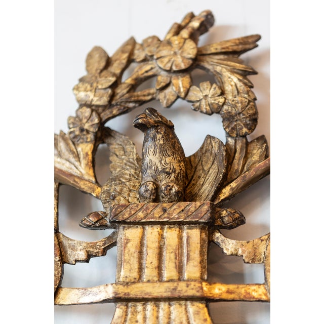 Late 18th Century French Louis XVI Period 1790s Giltwood Mirror with Carved Bird and Flags For Sale - Image 5 of 8