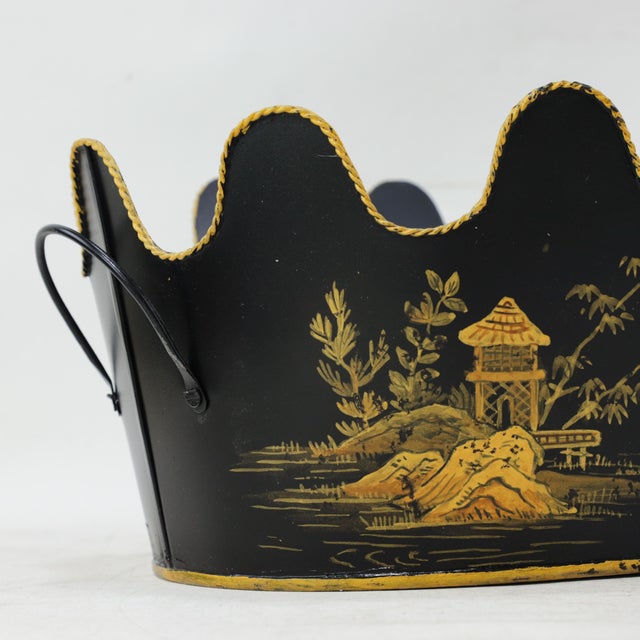 Late 20th Century Vintage Chinoiserie Hand-Painted Toleware Scalloped Planter – Black and Gold Metal Cachepot For Sale - Image 5 of 9