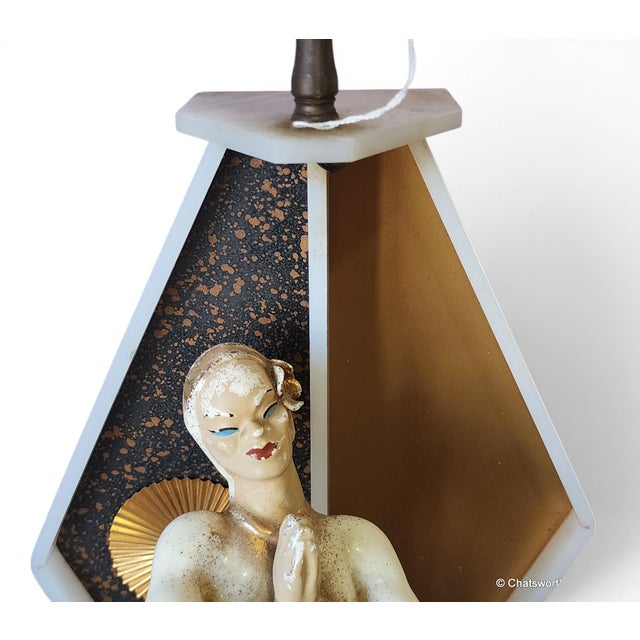 Moss Studios Vintage Mid Century Modern Lucite Moss Table Lamp W/ Hedi Schoop Ceramic Figurine For Sale - Image 4 of 9