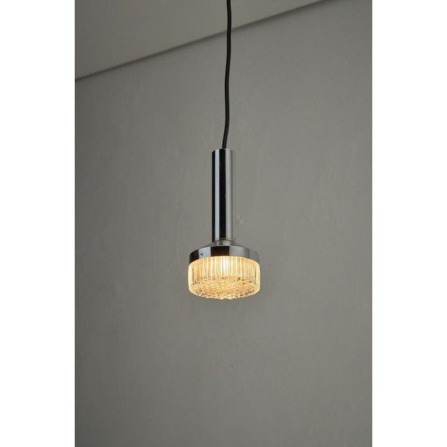 1970s Chrome Tube Pendant Light with Textured Glass Lens, 1970s For Sale - Image 5 of 10