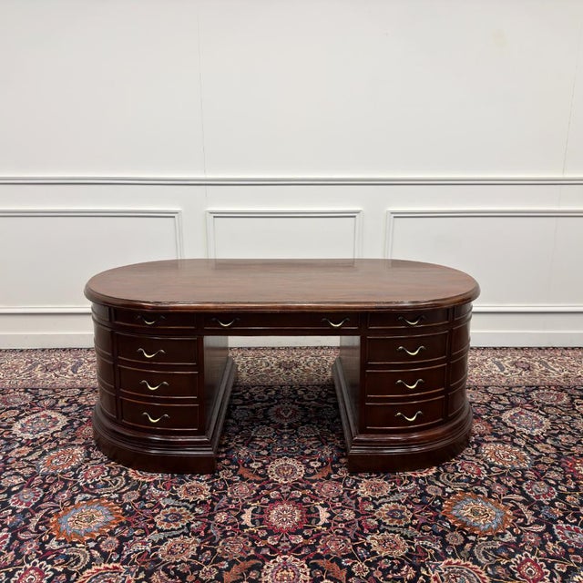 Large Classic English Oval Desk For Sale - Image 4 of 18