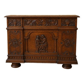 Renaissance-Style Chest in Carved Walnut, 19th Century For Sale