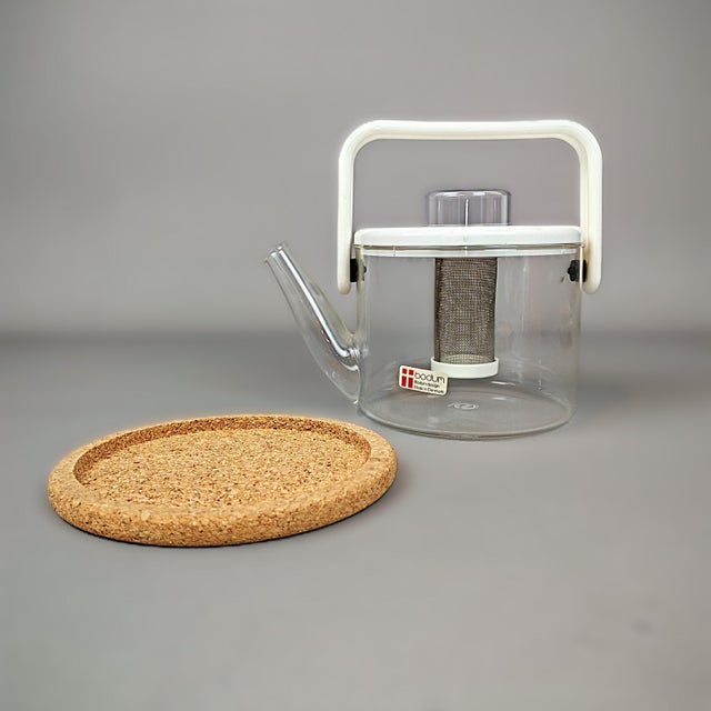 New item, unused, in original packaging. This piece has an attribution mark, I am sure that it is completely authentic and...