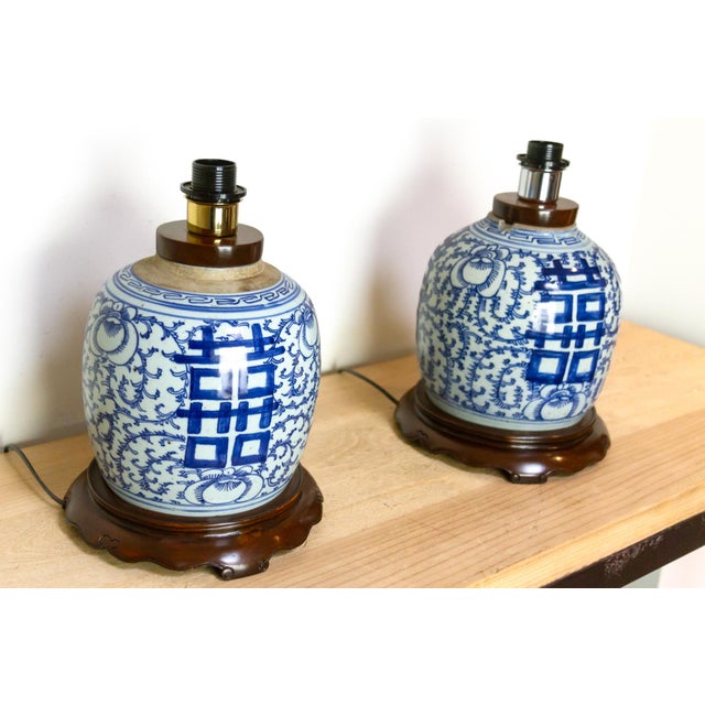 Blue Pair of Vintage Blue & White Ginger Table Lamp For Sale - Image 8 of 9