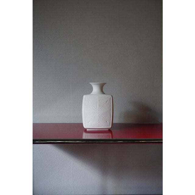 Vintage German Vases in Biscuit Porcelain from Ak Kaiser, 1960s, Set of 2 For Sale - Image 4 of 11