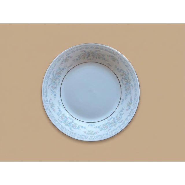 1980s Fairfield "Rosepoint" Fine China - 5-Piece Service Set for 12 With Additional Service China - 63 pcs For Sale - Image 5 of 11