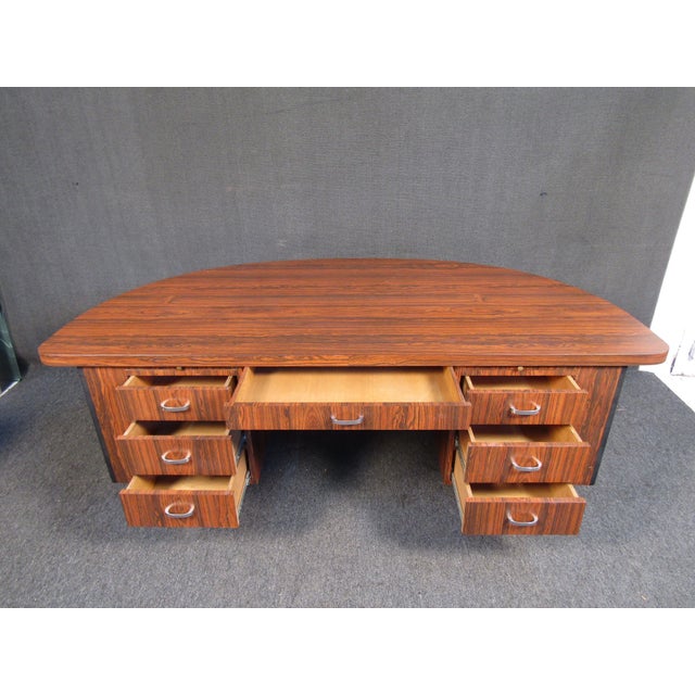 1970s Vintage Rosewood Laminate Executive Desk For Sale In New York - Image 6 of 12