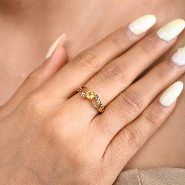 Gold Round Cut Yellow Sapphire Diamond Bypass Ring in 18k Solid Gold Size 7 For Sale - Image 8 of 14