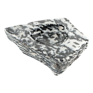 Mid 20th Century Carved Contrast: Zebra Stone Black & White Mineral Vide Poche with Natural Edge For Sale
