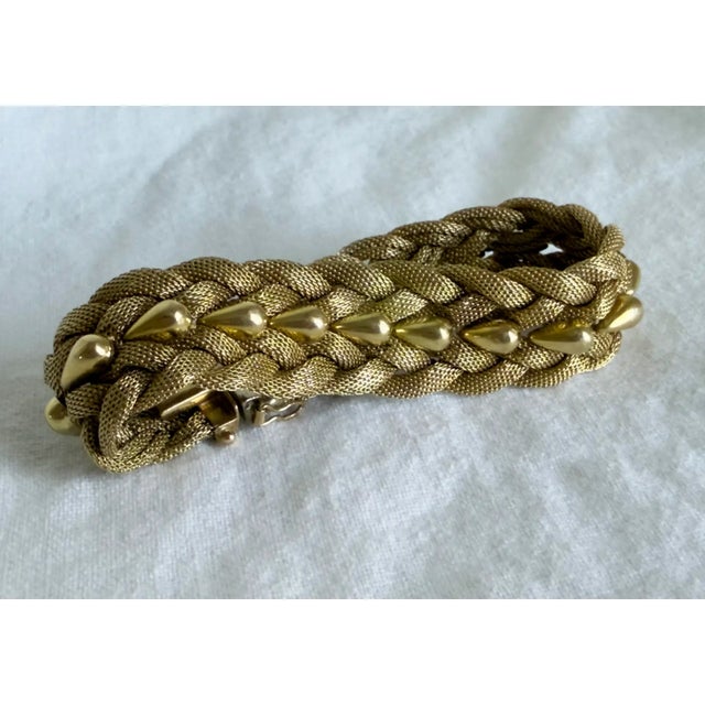 Vintage 1960s UnoAErre Italian 18k Solid Gold Braided Mesh Bracelet For Sale - Image 9 of 14