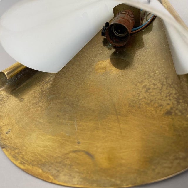 Minimalist Brass and Acrylic Glass Wall Light by Gio Ponti in the style of Stilnovo, Italy, 1950s For Sale - Image 13 of 18