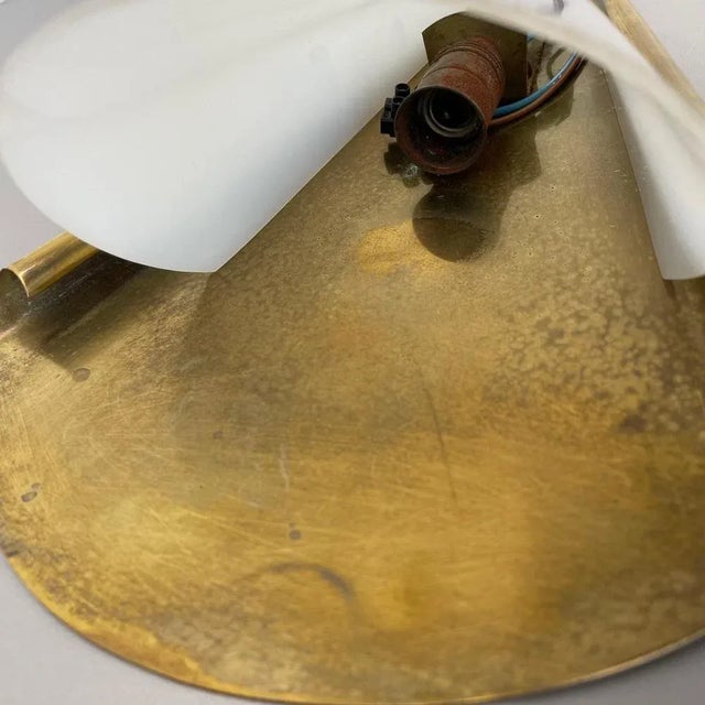 Minimalist Brass and Acrylic Glass Wall Light in the style of Stilnovo, Italy, 1950s For Sale - Image 13 of 18