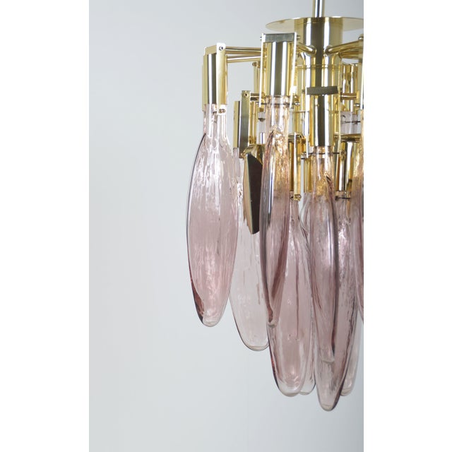 Hollywood Regency Italian Chandelier in Brass with Tear-Shaped Murano Glass, 1970s For Sale - Image 3 of 10
